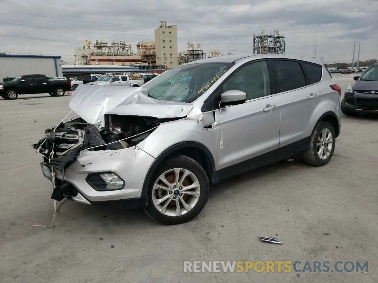 1 Photograph of a damaged car 1FMCU0GD7KUB56800 FORD ESCAPE 2019