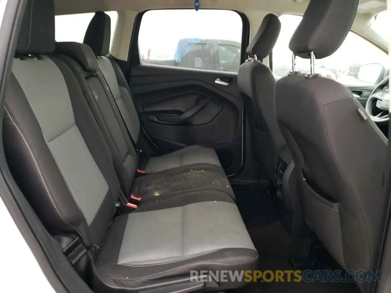 11 Photograph of a damaged car 1FMCU0GD7KUB56800 FORD ESCAPE 2019