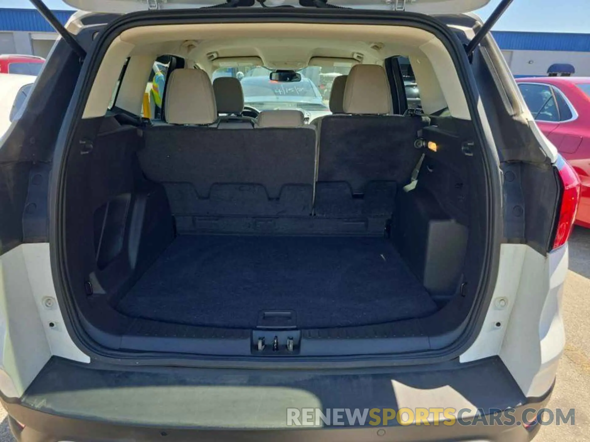 1 Photograph of a damaged car 1FMCU0GD7KUB65142 FORD ESCAPE 2019