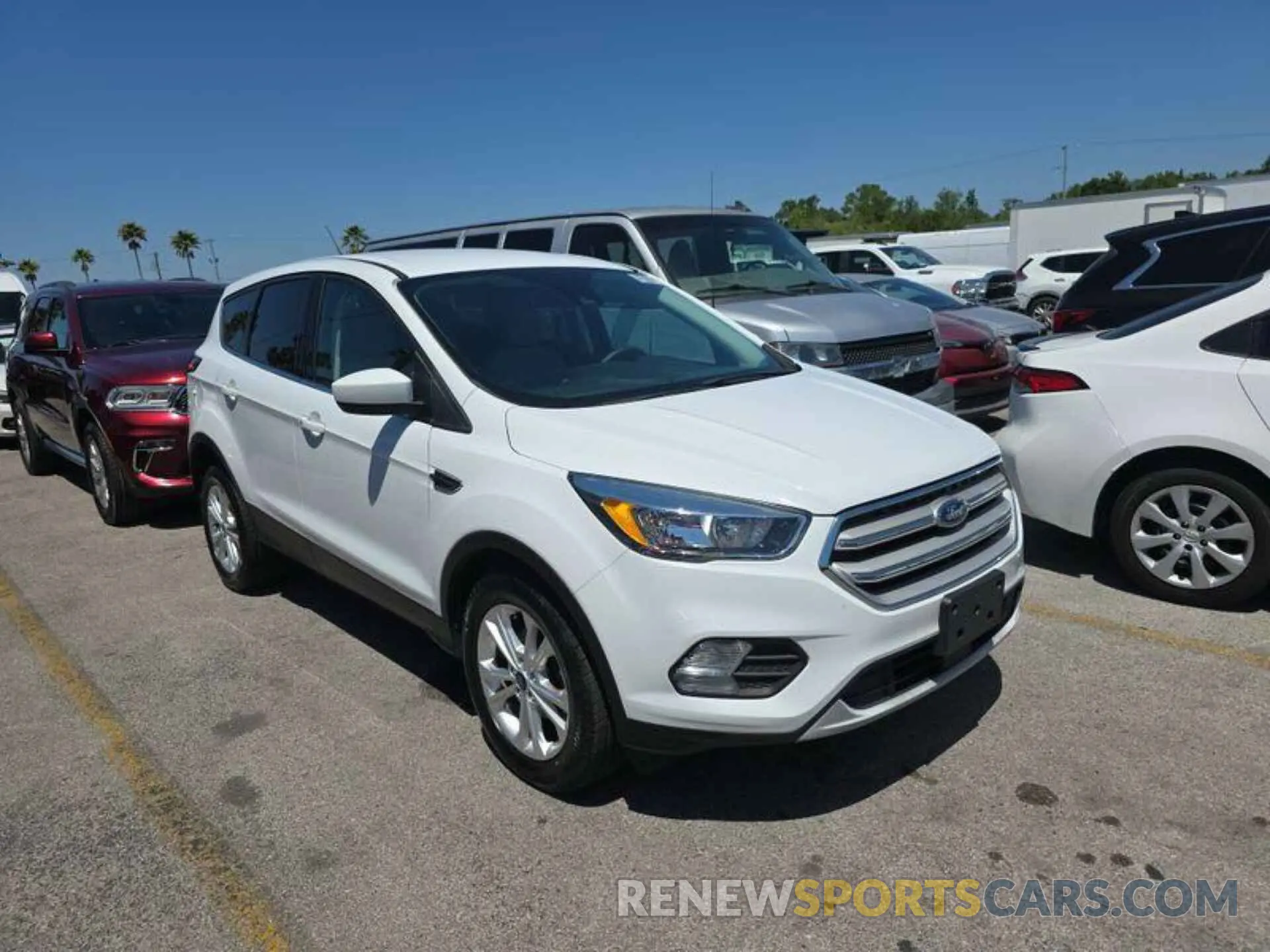 21 Photograph of a damaged car 1FMCU0GD7KUB65142 FORD ESCAPE 2019