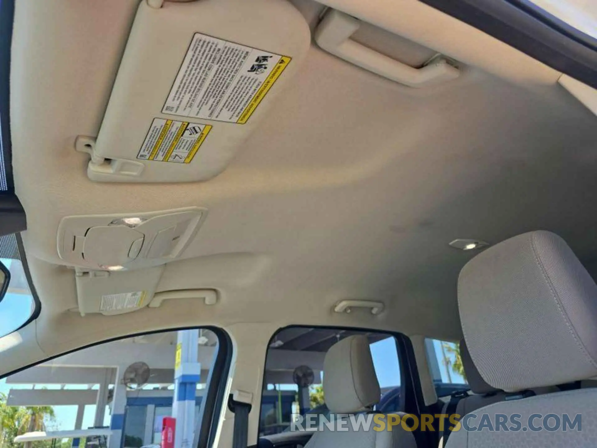 9 Photograph of a damaged car 1FMCU0GD7KUB65142 FORD ESCAPE 2019