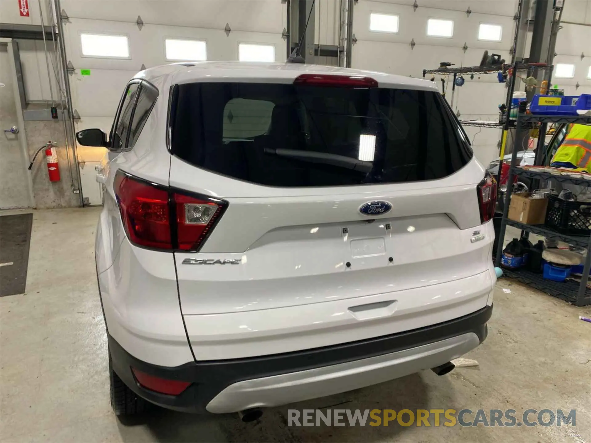 2 Photograph of a damaged car 1FMCU0GD7KUC07700 FORD ESCAPE 2019