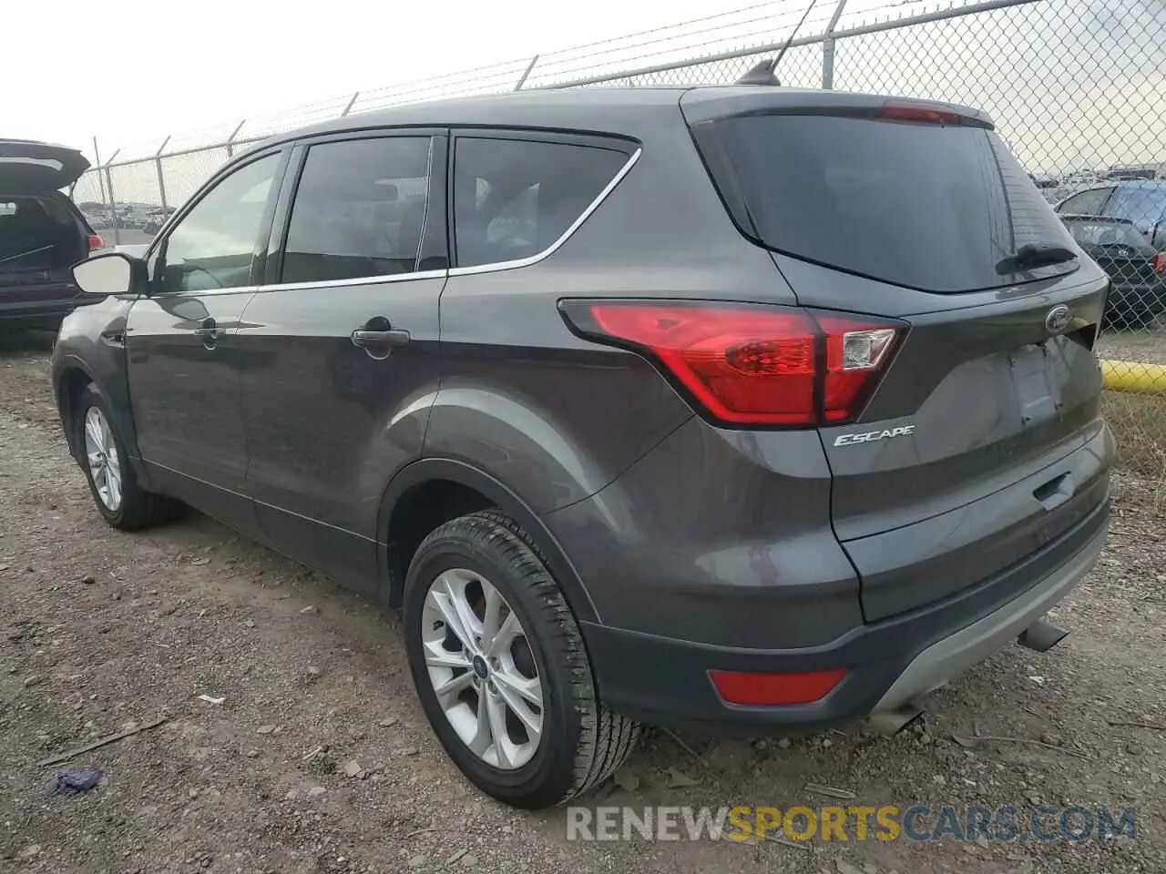 2 Photograph of a damaged car 1FMCU0GD7KUC25422 FORD ESCAPE 2019