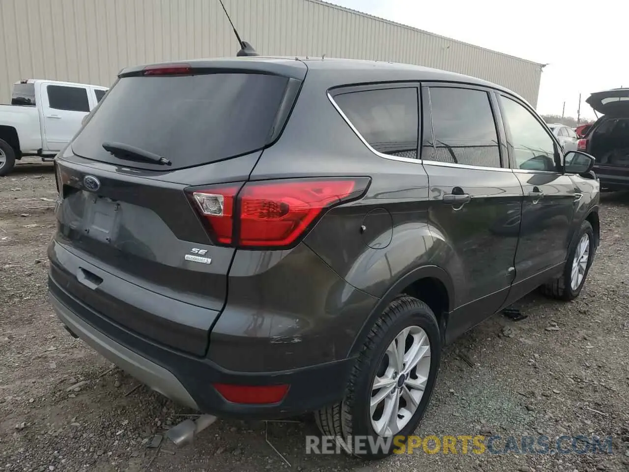3 Photograph of a damaged car 1FMCU0GD7KUC25422 FORD ESCAPE 2019