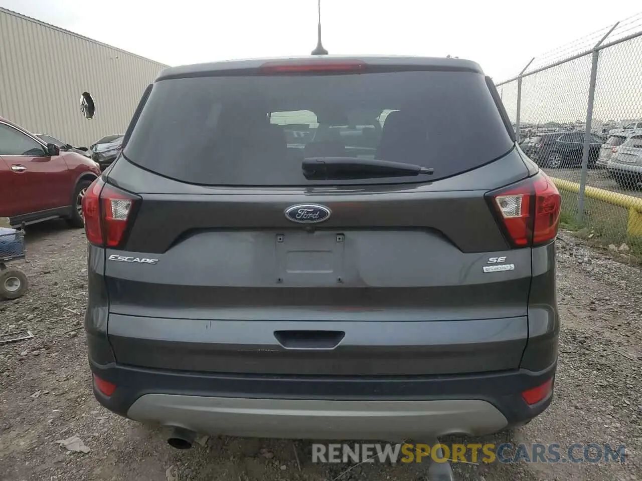 6 Photograph of a damaged car 1FMCU0GD7KUC25422 FORD ESCAPE 2019