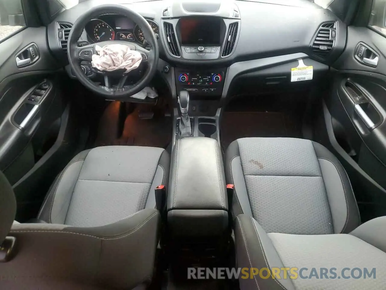 8 Photograph of a damaged car 1FMCU0GD7KUC25422 FORD ESCAPE 2019