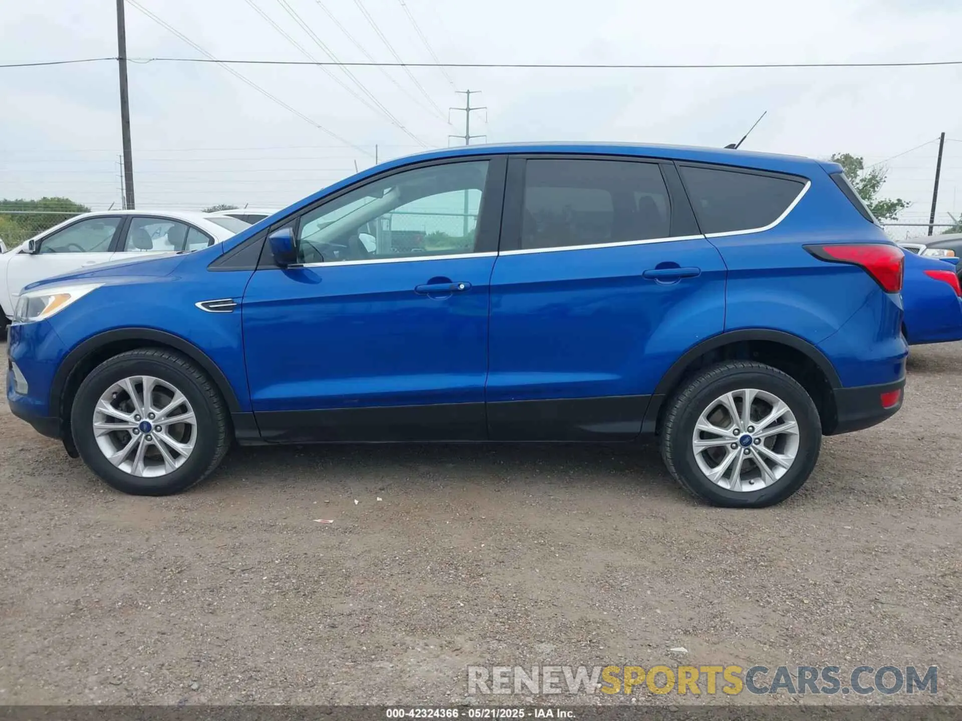 14 Photograph of a damaged car 1FMCU0GD8KUA17808 FORD ESCAPE 2019