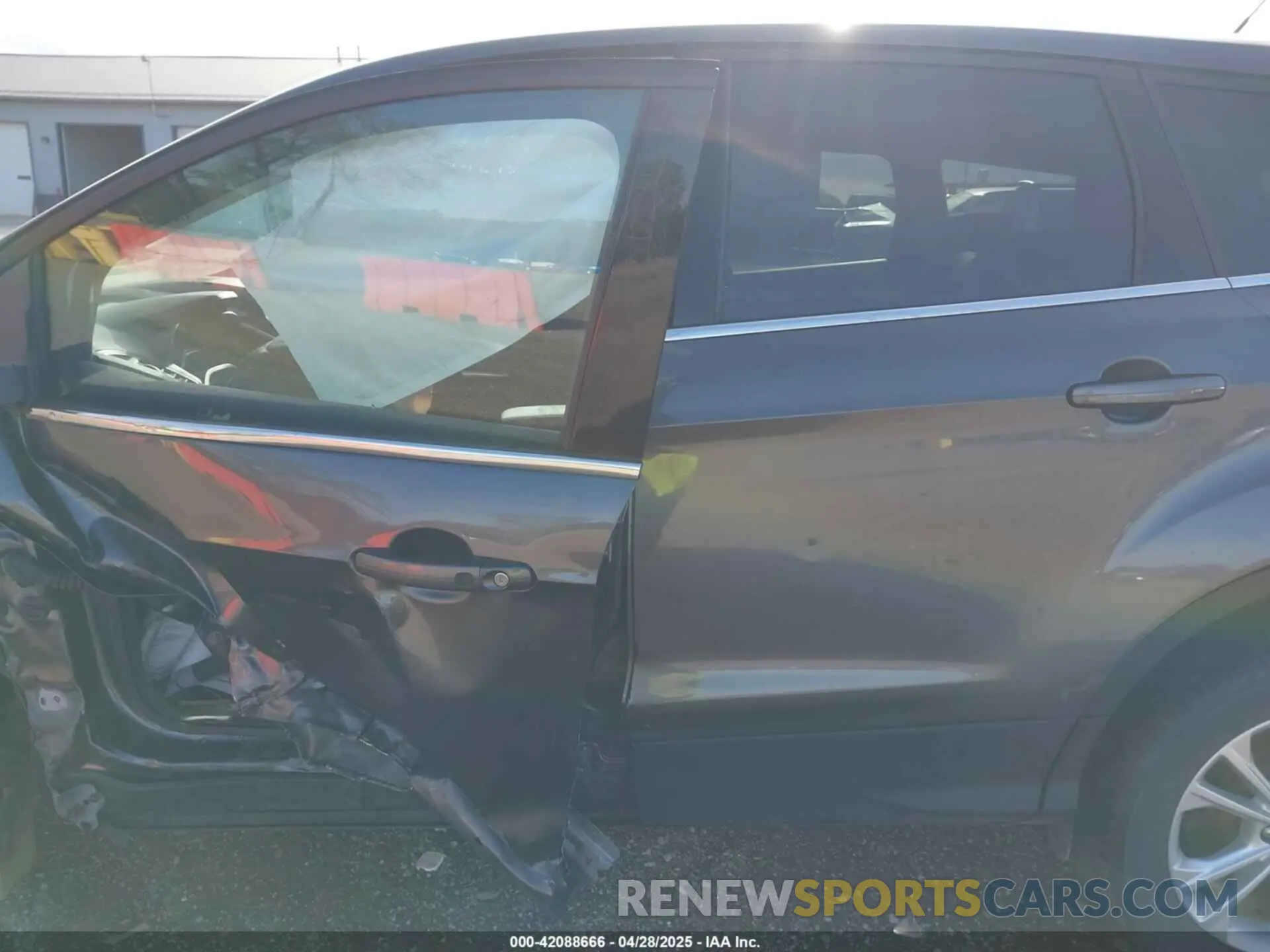 13 Photograph of a damaged car 1FMCU0GD8KUA51456 FORD ESCAPE 2019