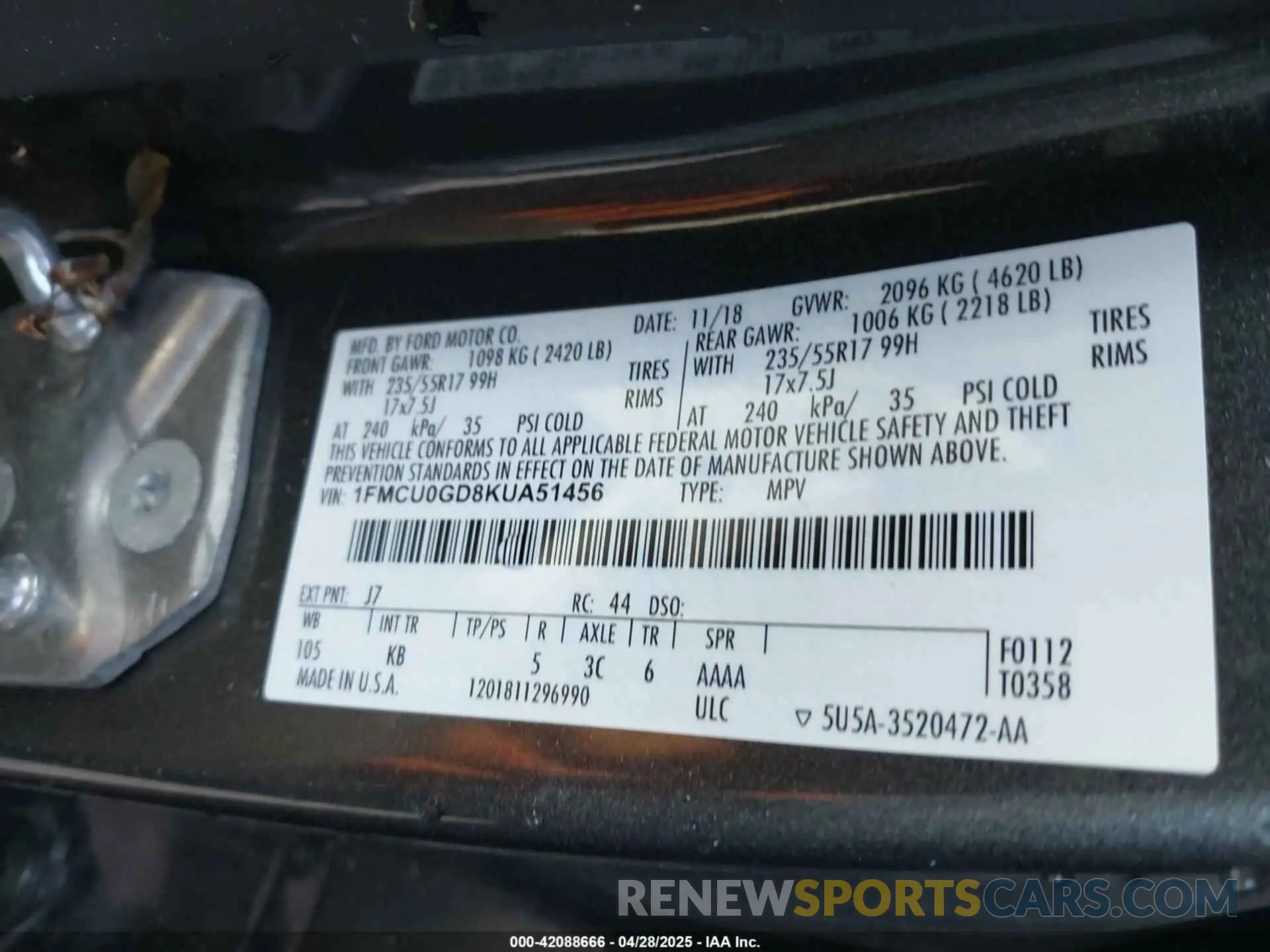 9 Photograph of a damaged car 1FMCU0GD8KUA51456 FORD ESCAPE 2019