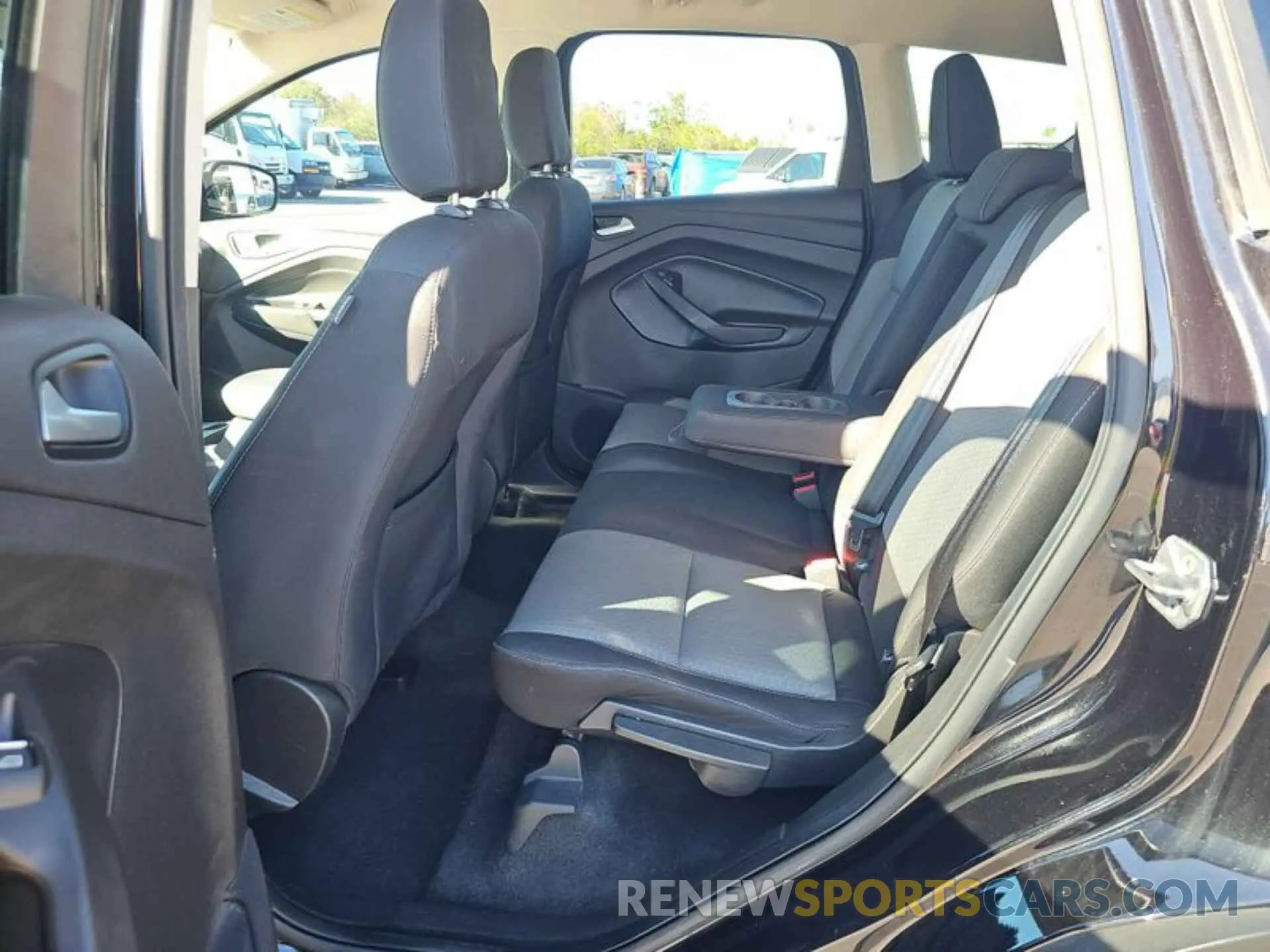 14 Photograph of a damaged car 1FMCU0GD8KUA67916 FORD ESCAPE 2019