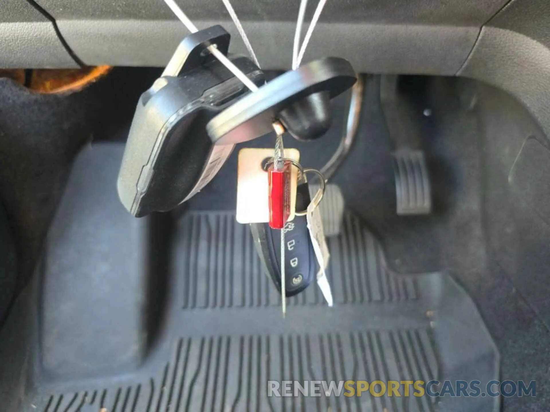 16 Photograph of a damaged car 1FMCU0GD8KUA67916 FORD ESCAPE 2019