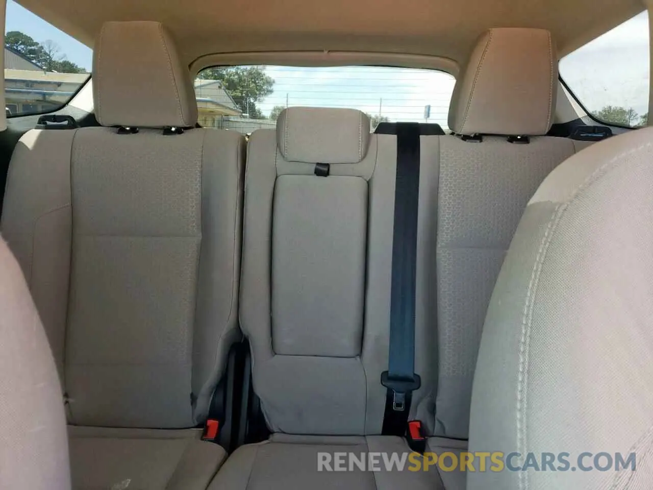 10 Photograph of a damaged car 1FMCU0GD8KUA81427 FORD ESCAPE 2019