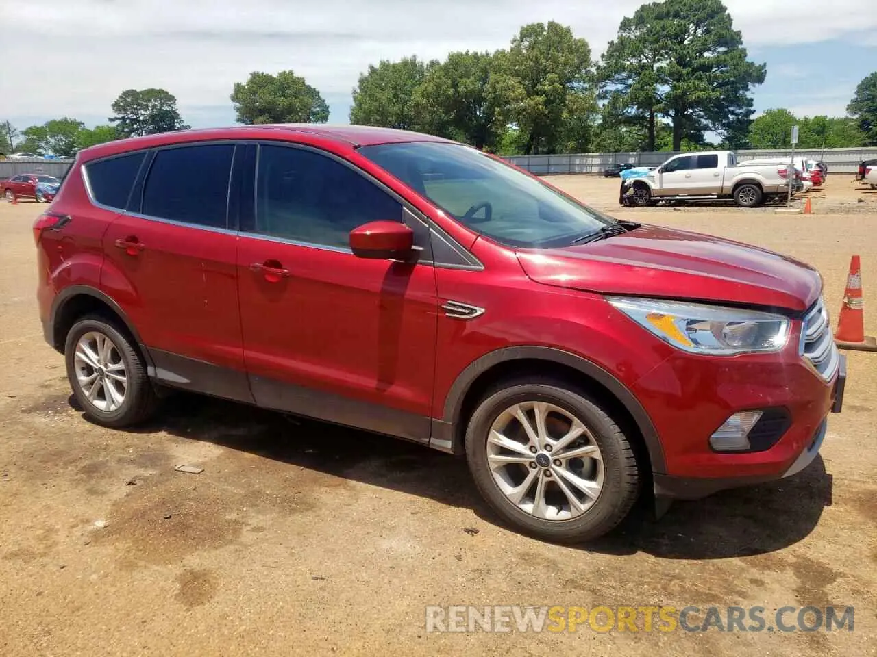 4 Photograph of a damaged car 1FMCU0GD8KUA81427 FORD ESCAPE 2019