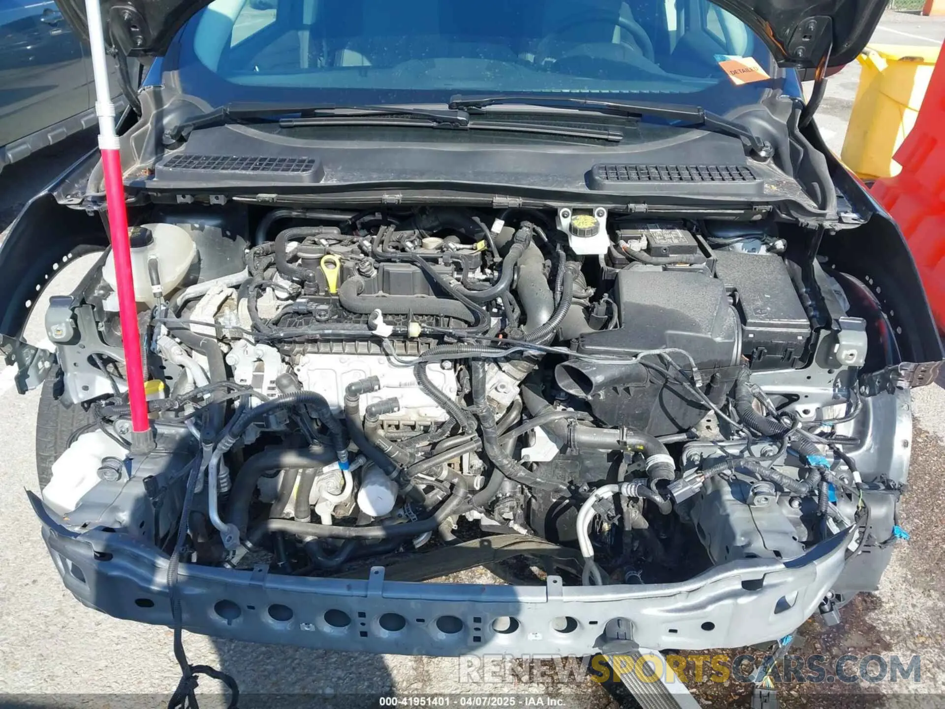 10 Photograph of a damaged car 1FMCU0GD8KUB01935 FORD ESCAPE 2019