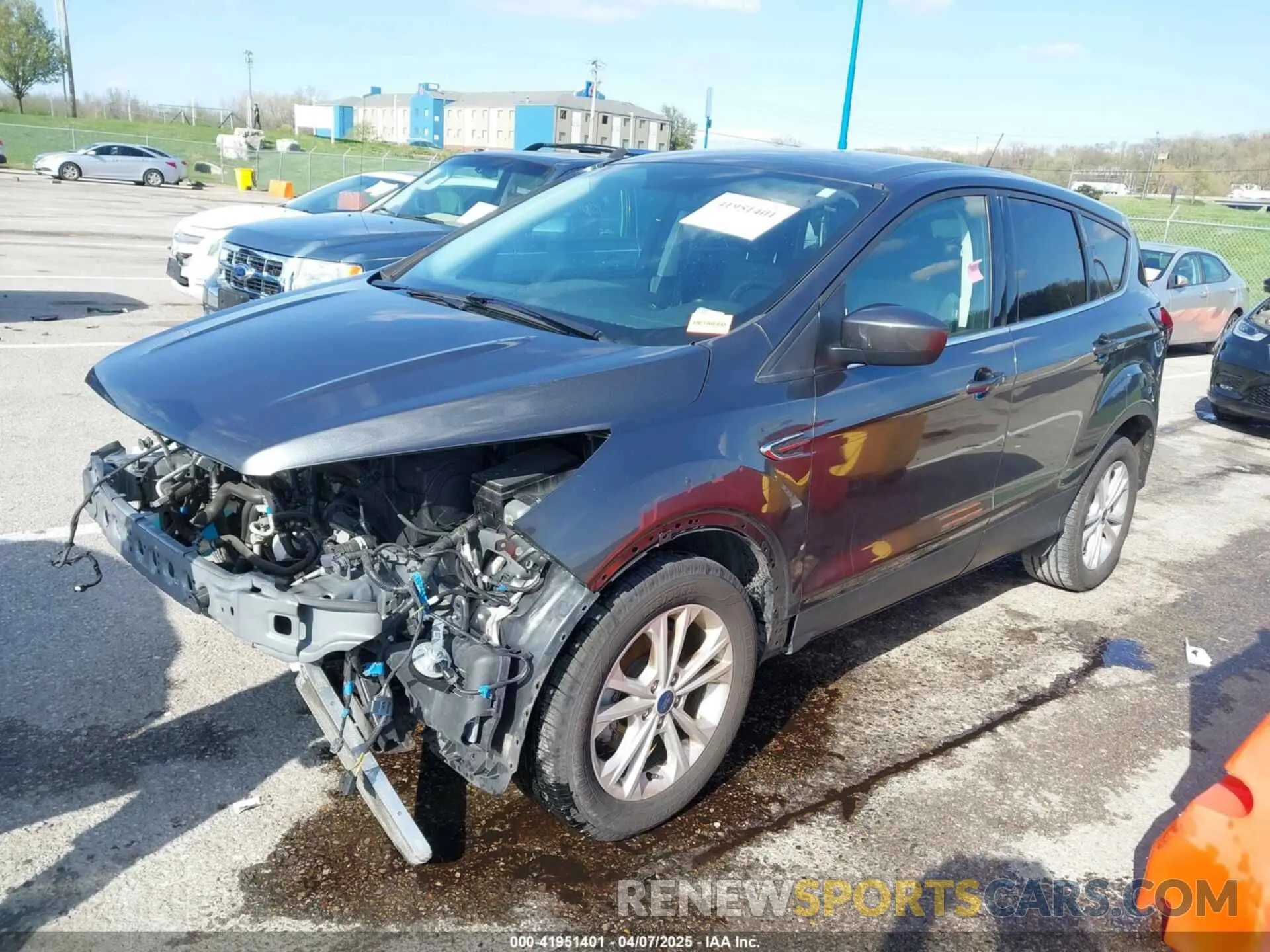 2 Photograph of a damaged car 1FMCU0GD8KUB01935 FORD ESCAPE 2019