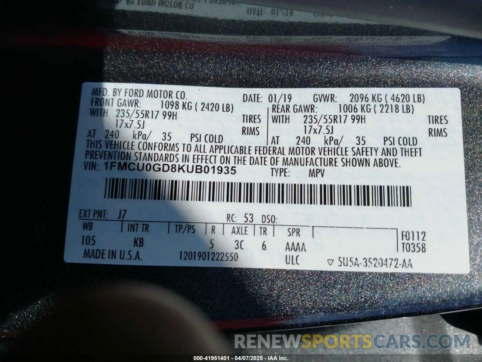 9 Photograph of a damaged car 1FMCU0GD8KUB01935 FORD ESCAPE 2019