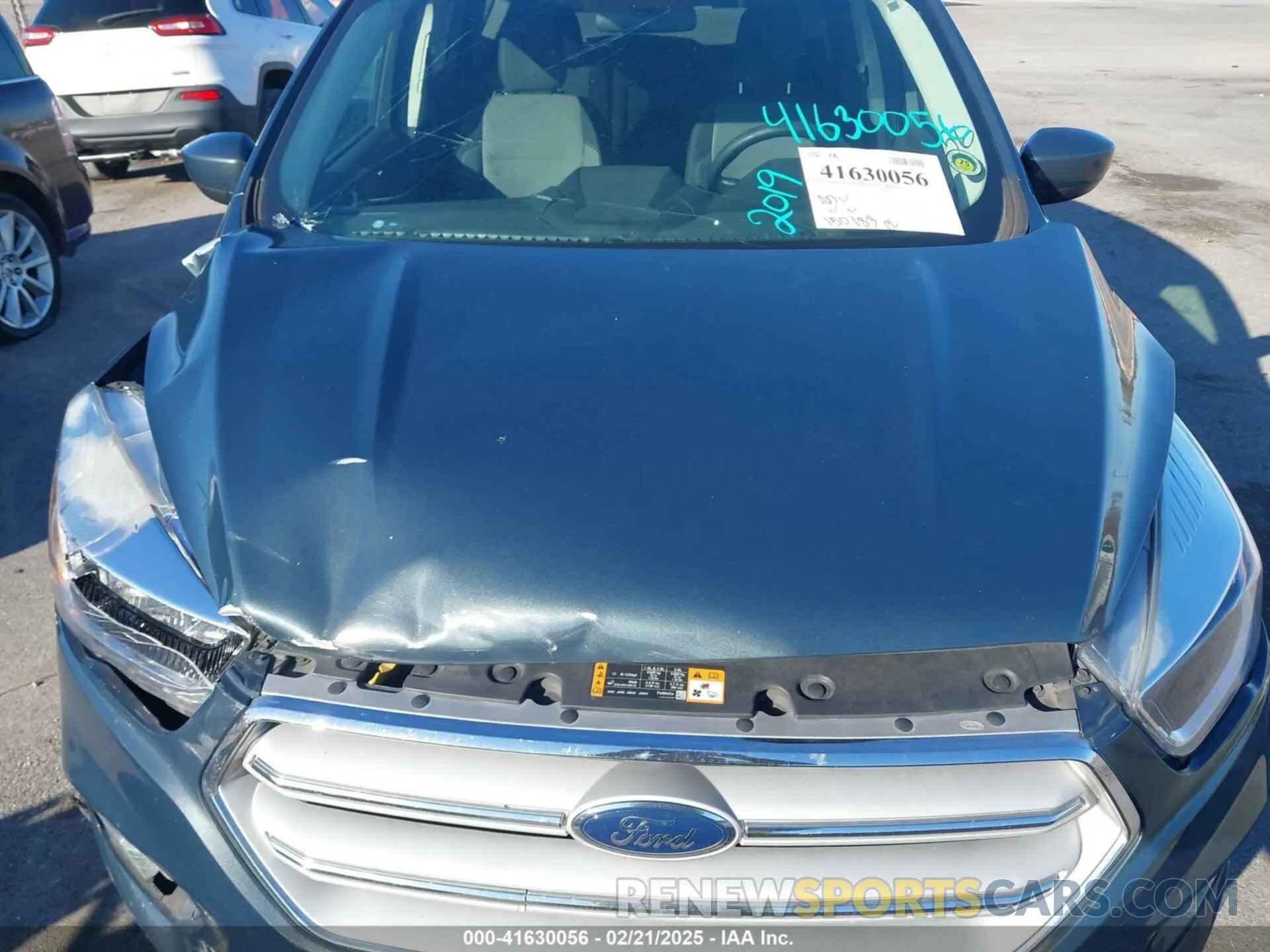 10 Photograph of a damaged car 1FMCU0GD8KUB08979 FORD ESCAPE 2019