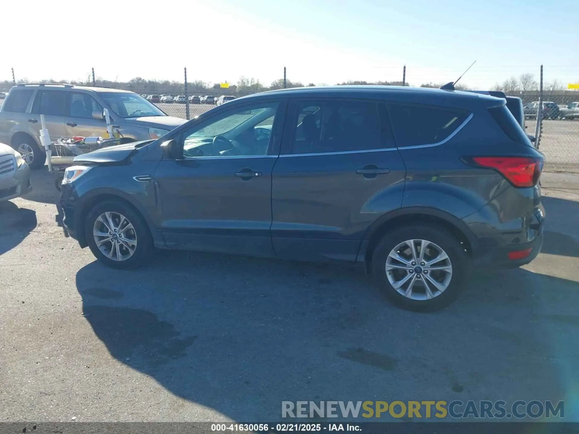 14 Photograph of a damaged car 1FMCU0GD8KUB08979 FORD ESCAPE 2019