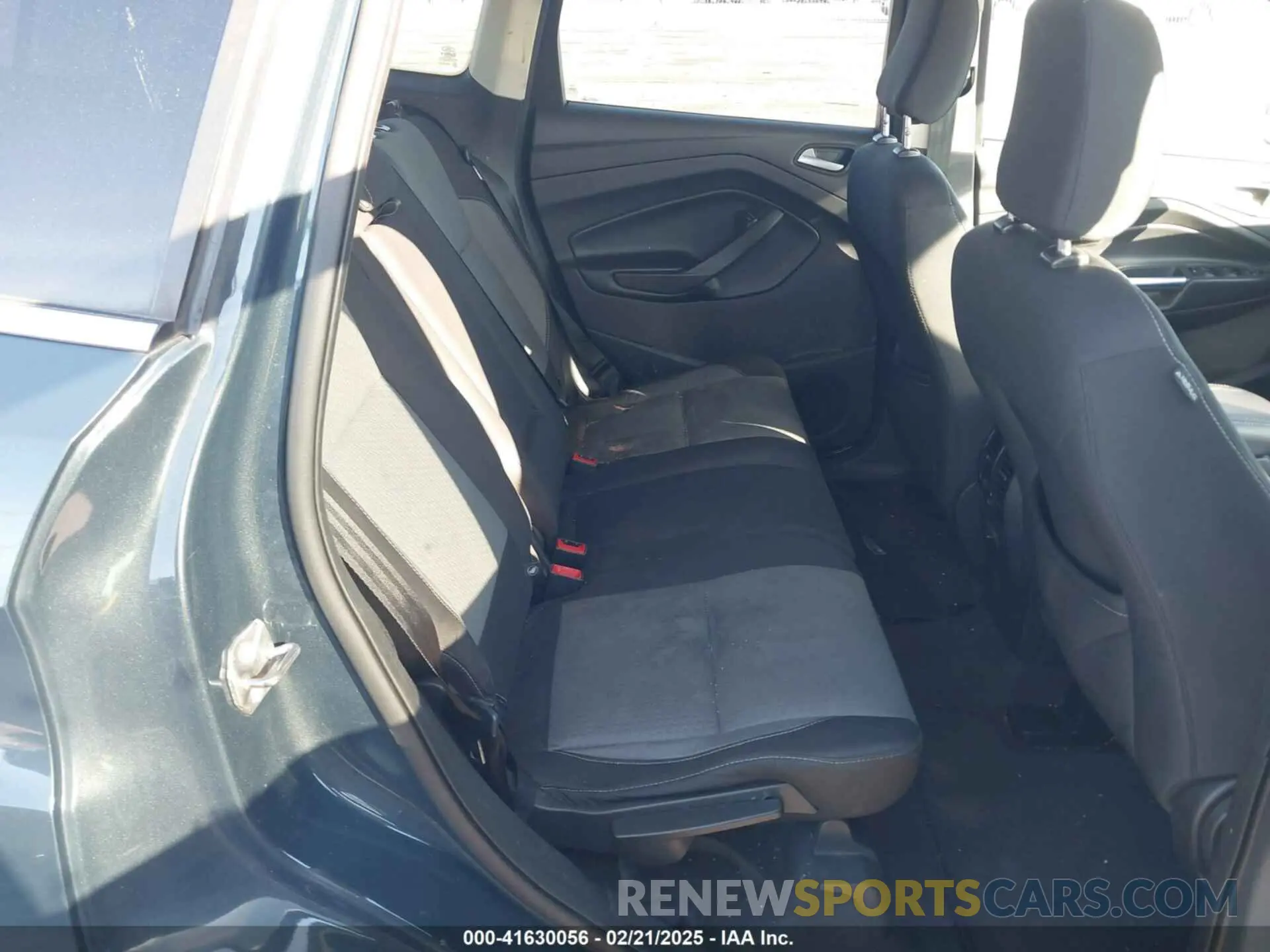 8 Photograph of a damaged car 1FMCU0GD8KUB08979 FORD ESCAPE 2019