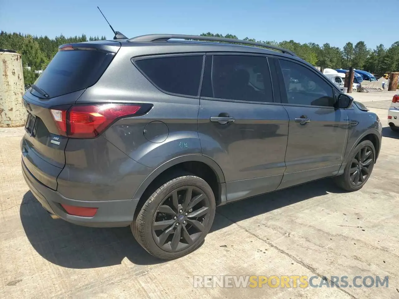 3 Photograph of a damaged car 1FMCU0GD8KUB09341 FORD ESCAPE 2019
