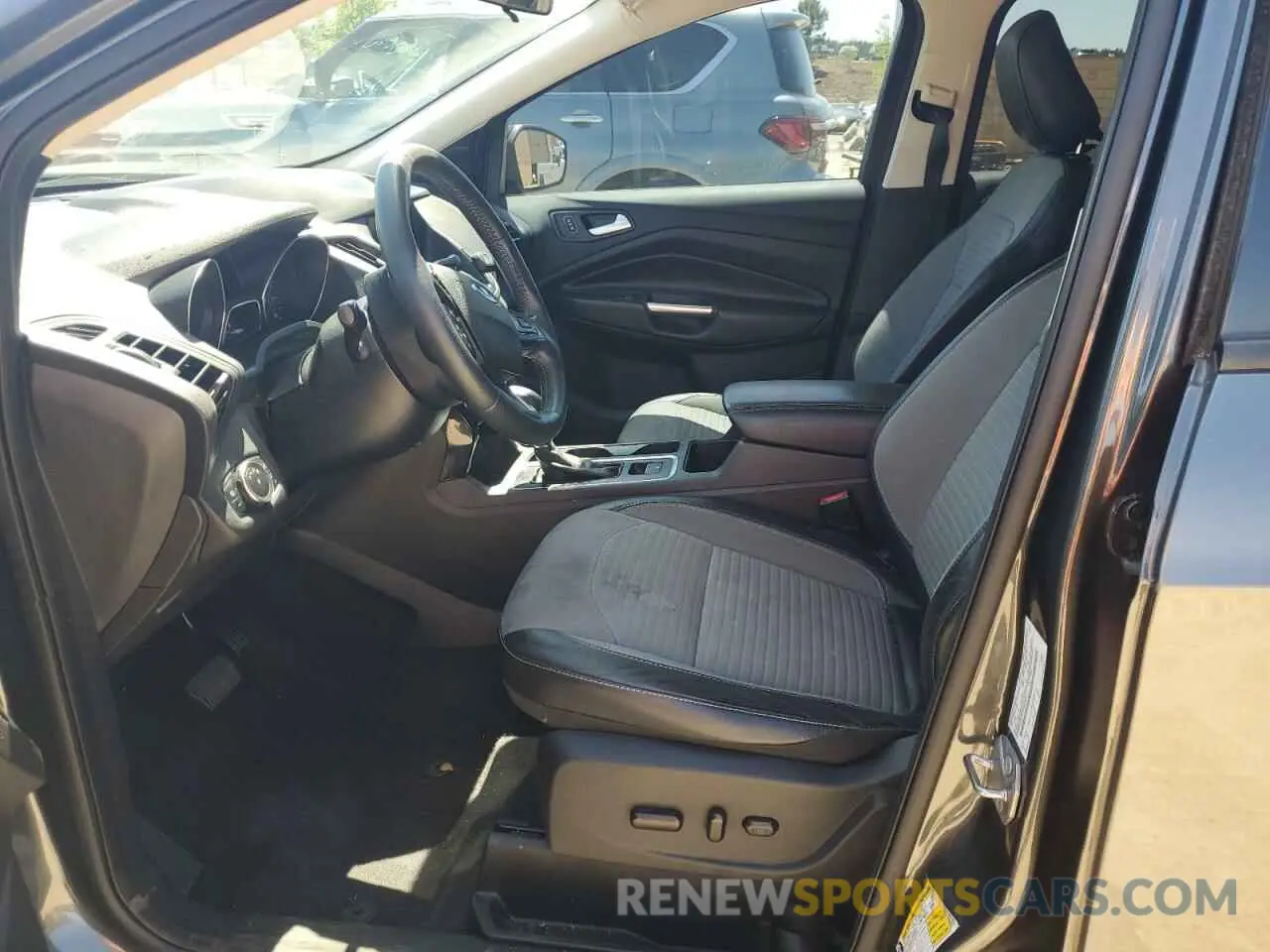 7 Photograph of a damaged car 1FMCU0GD8KUB09341 FORD ESCAPE 2019