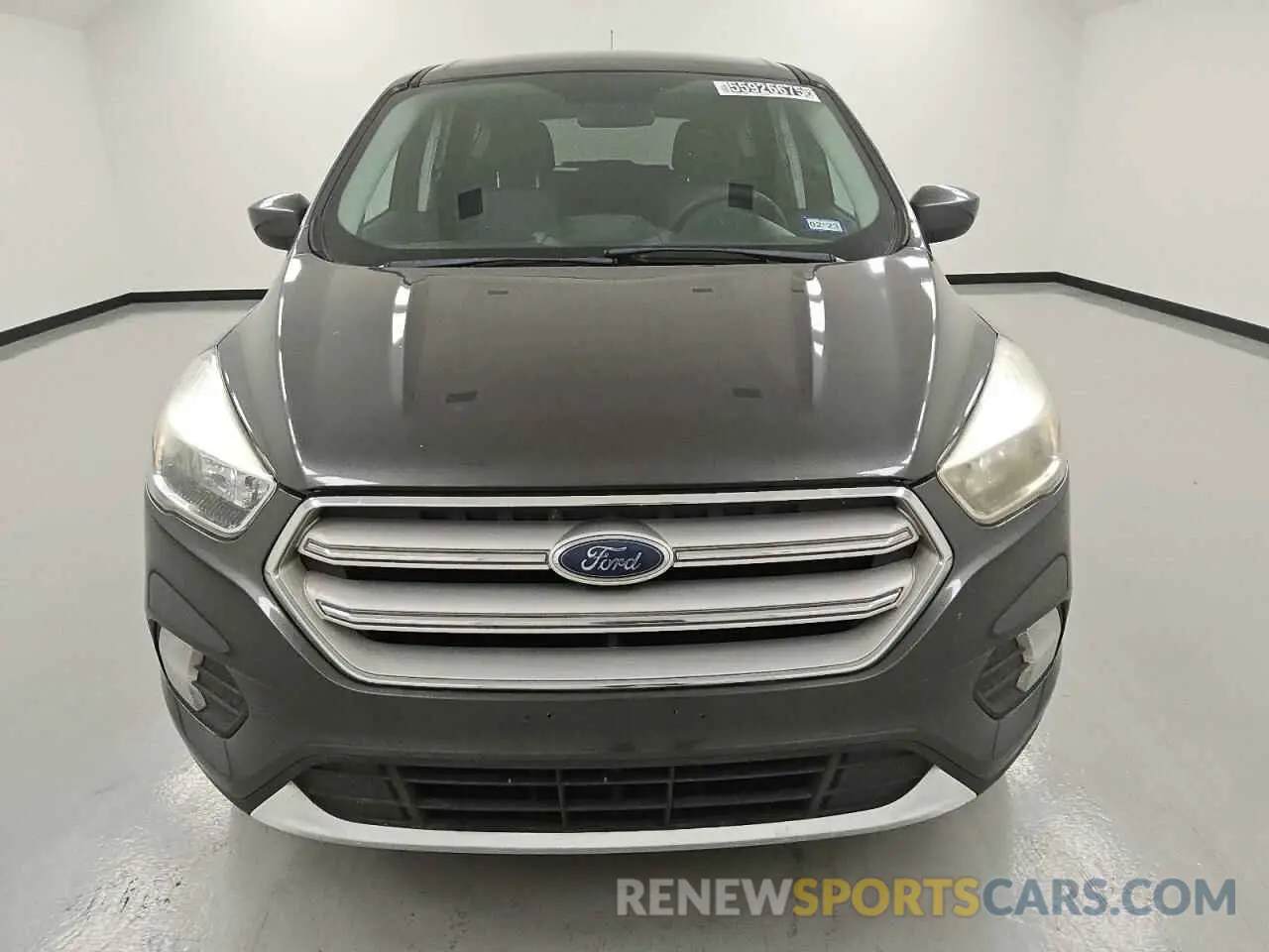 5 Photograph of a damaged car 1FMCU0GD8KUB64422 FORD ESCAPE 2019