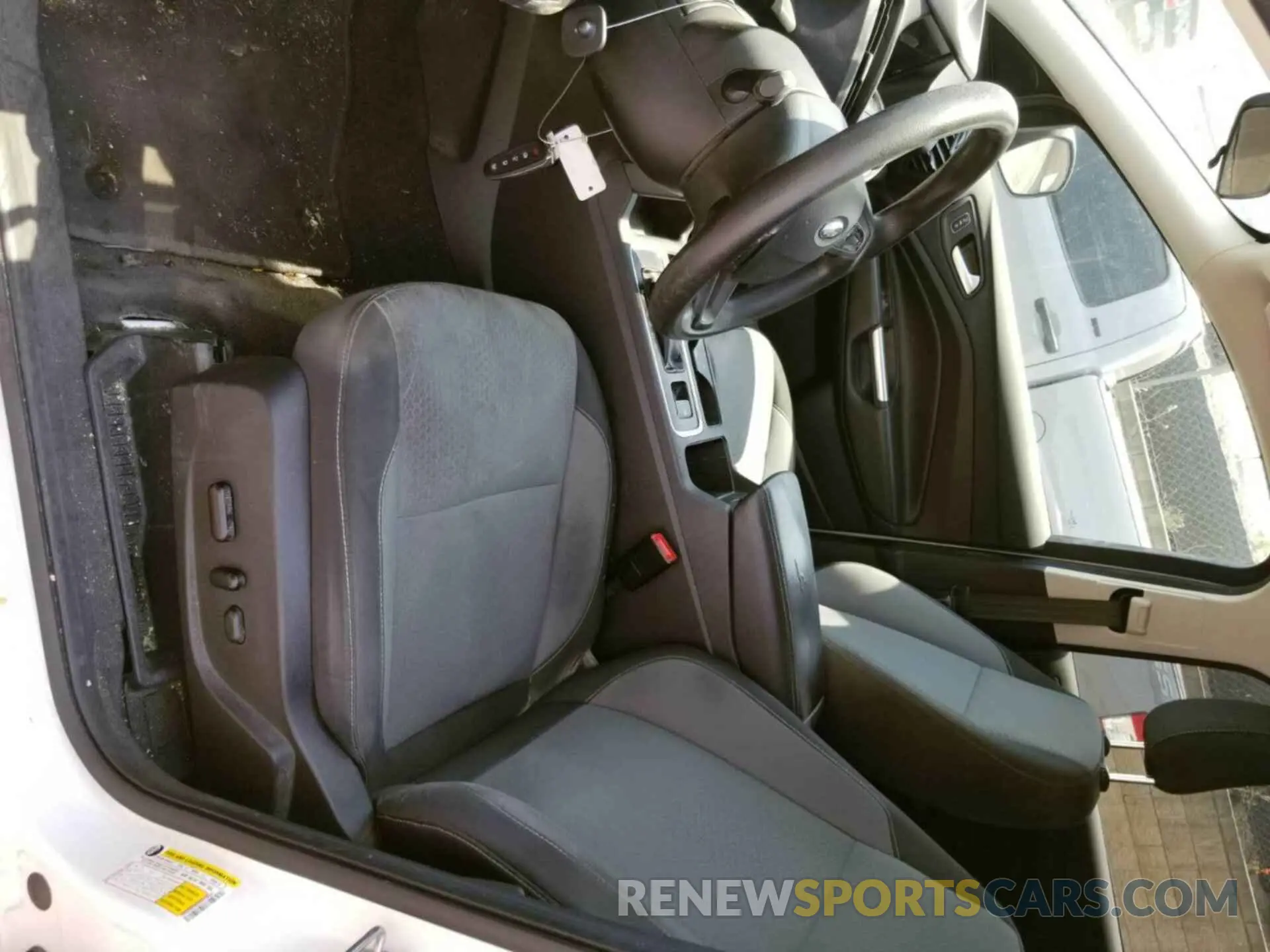 13 Photograph of a damaged car 1FMCU0GD8KUB65862 FORD ESCAPE 2019