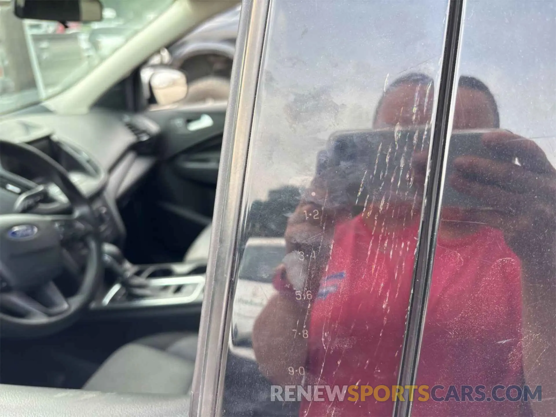 16 Photograph of a damaged car 1FMCU0GD8KUB65862 FORD ESCAPE 2019