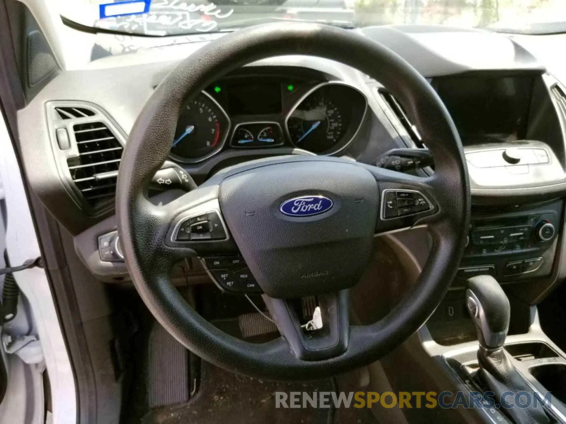 19 Photograph of a damaged car 1FMCU0GD8KUB65862 FORD ESCAPE 2019