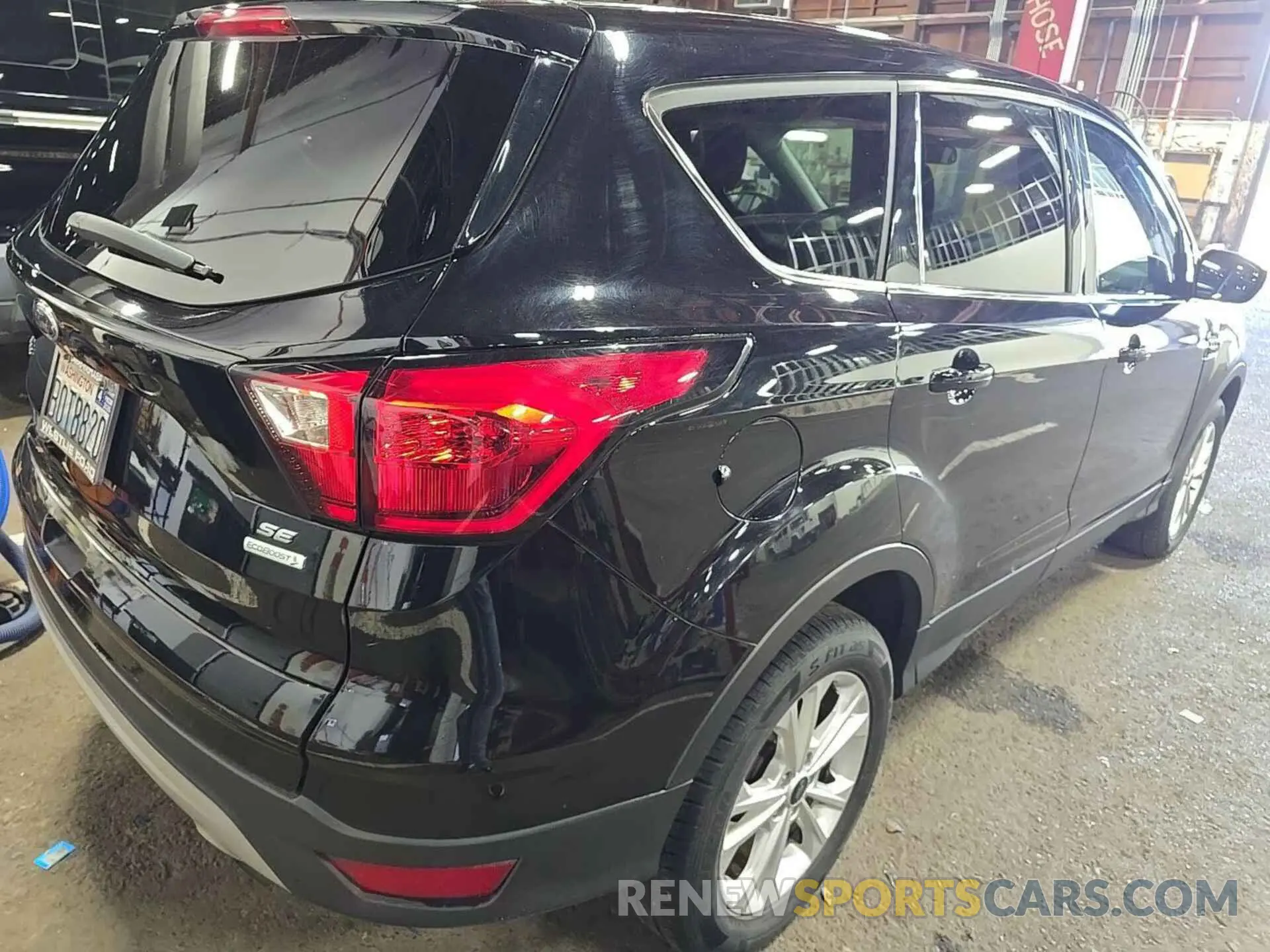 11 Photograph of a damaged car 1FMCU0GD8KUB82550 FORD ESCAPE 2019