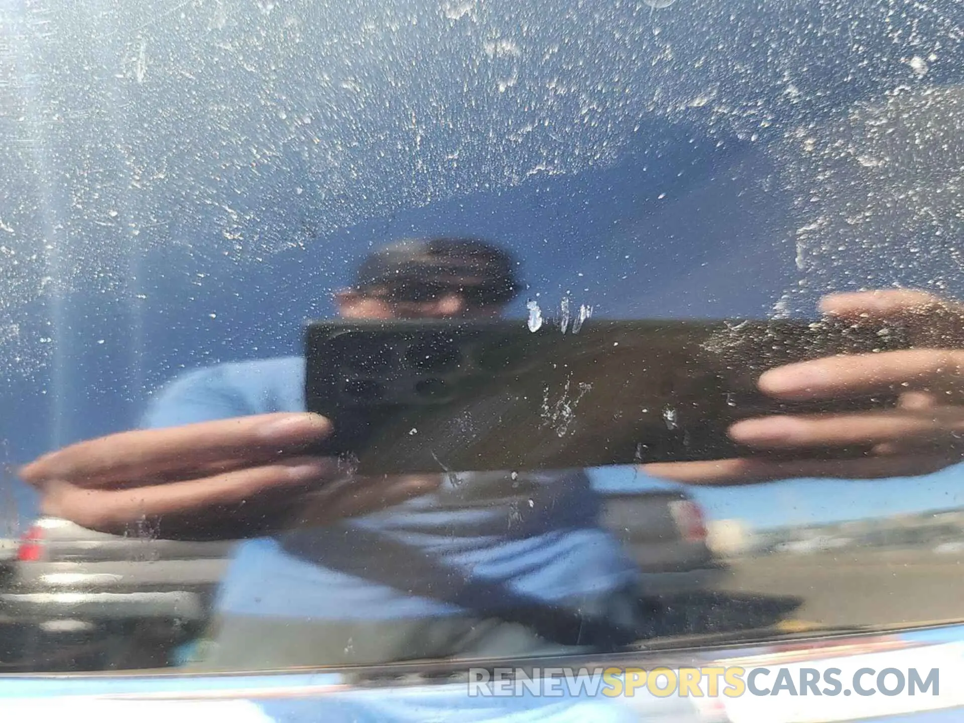 19 Photograph of a damaged car 1FMCU0GD8KUB82550 FORD ESCAPE 2019