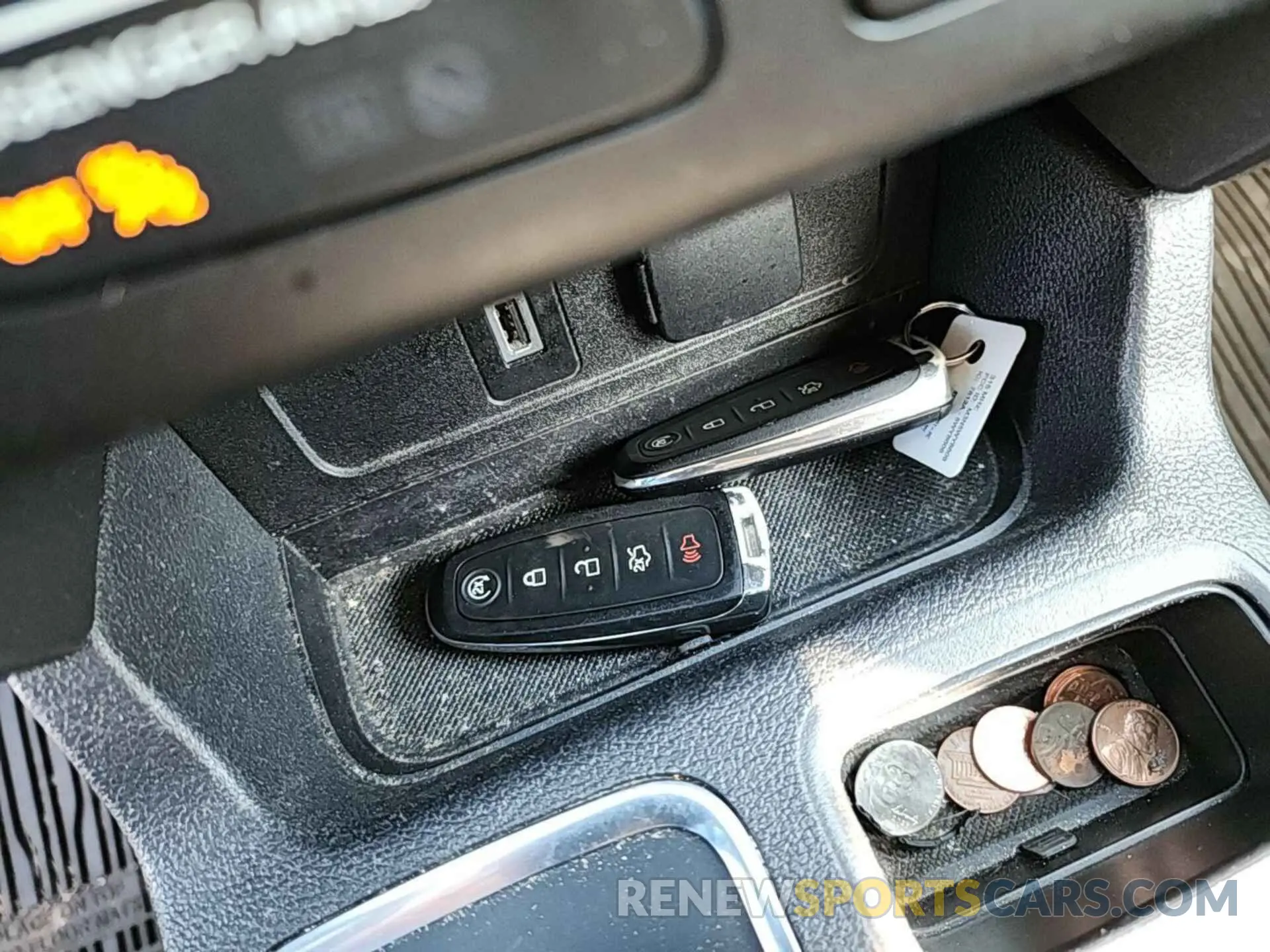 24 Photograph of a damaged car 1FMCU0GD8KUB82550 FORD ESCAPE 2019