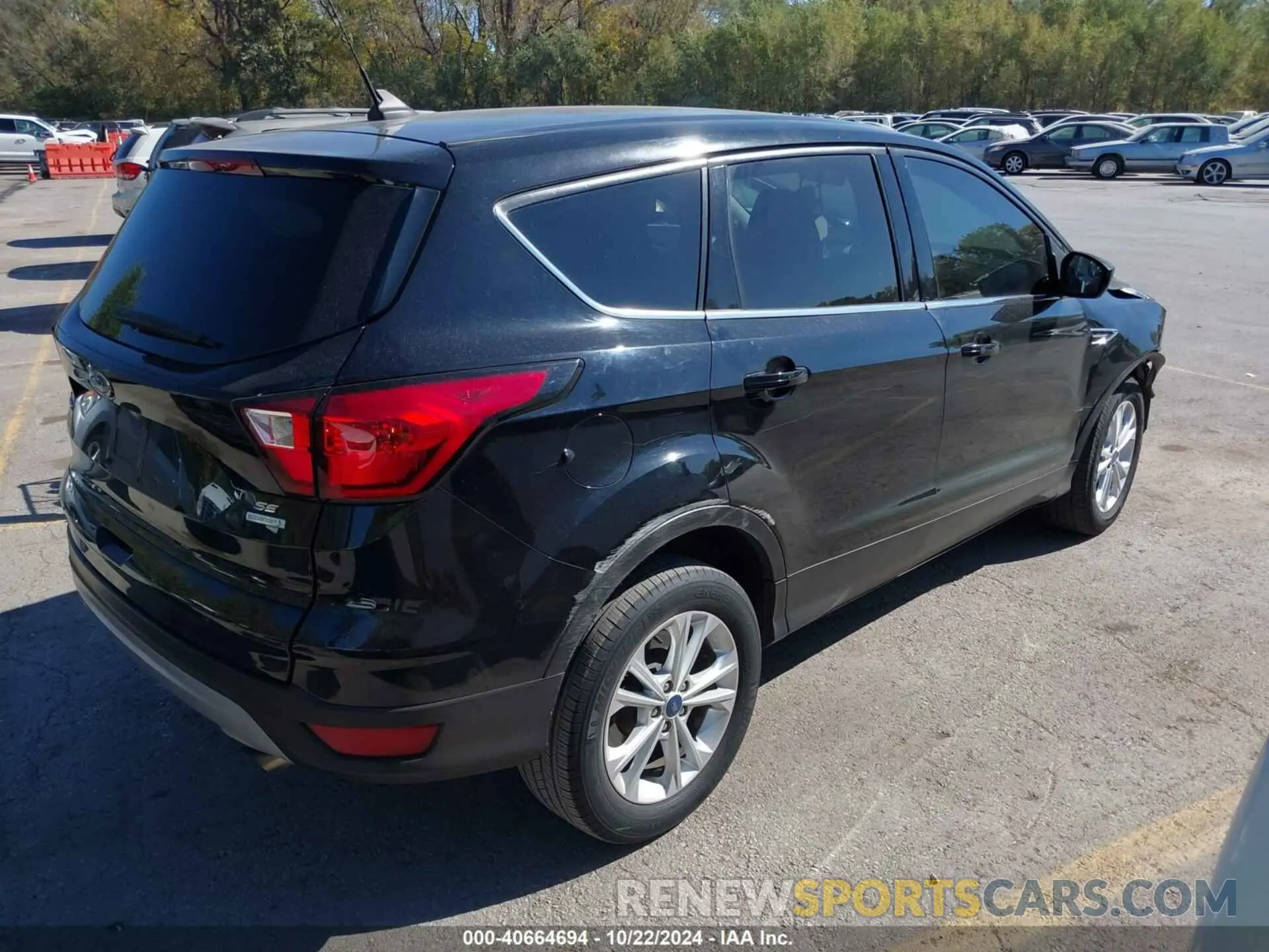 4 Photograph of a damaged car 1FMCU0GD8KUC06314 FORD ESCAPE 2019