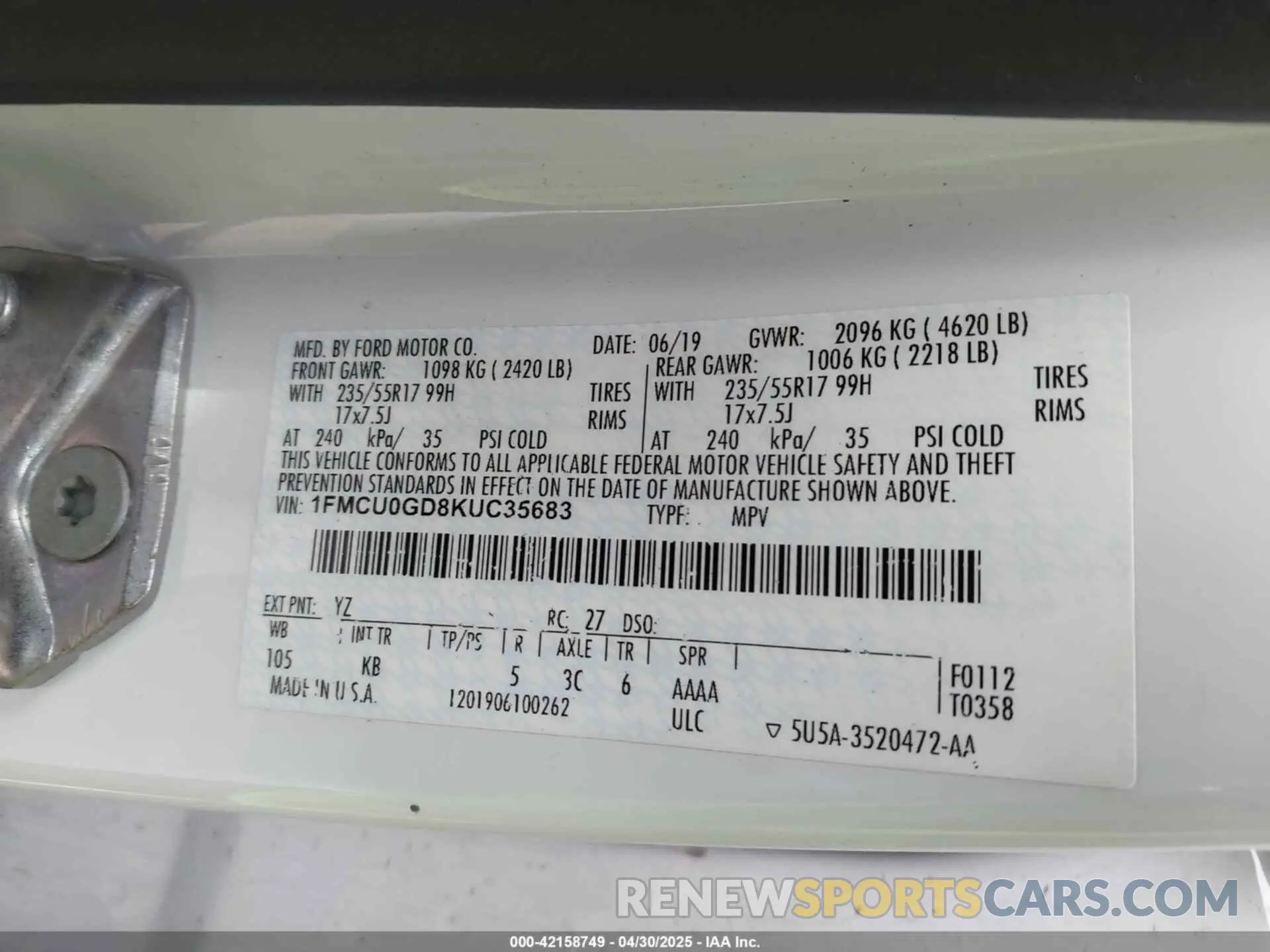 9 Photograph of a damaged car 1FMCU0GD8KUC35683 FORD ESCAPE 2019