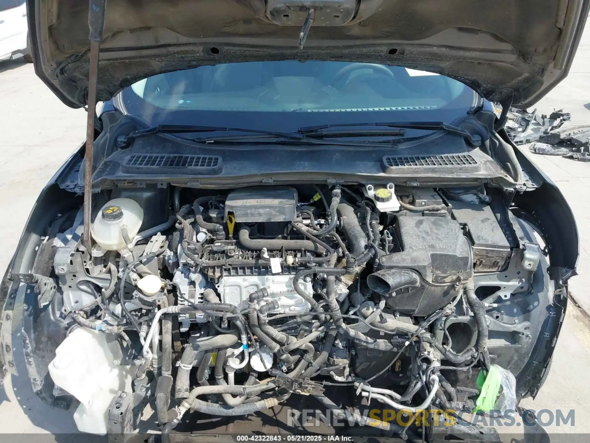 10 Photograph of a damaged car 1FMCU0GD8KUC52290 FORD ESCAPE 2019