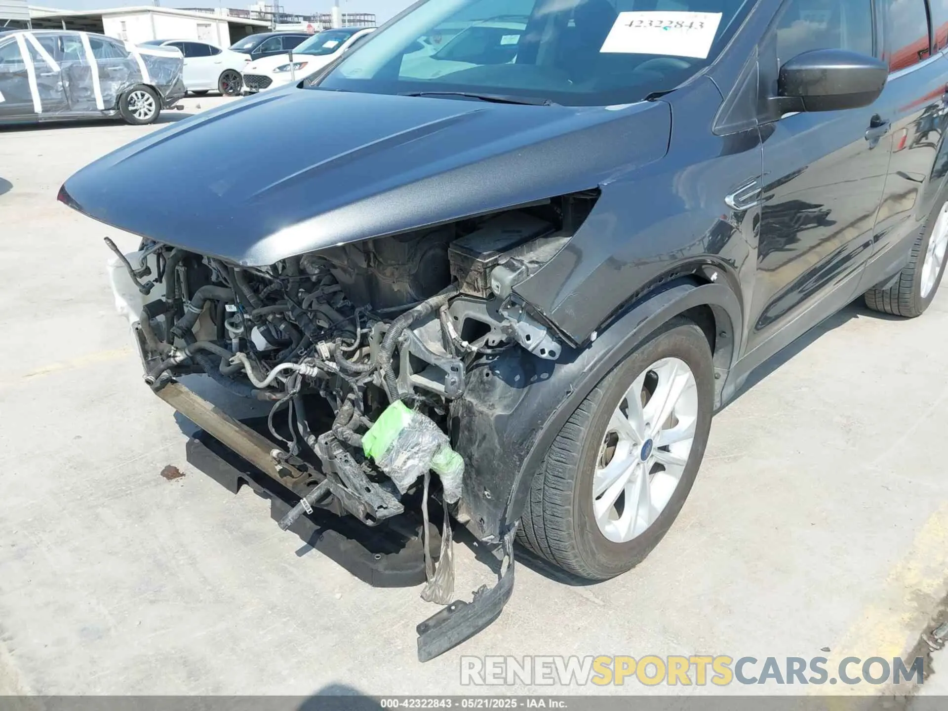 6 Photograph of a damaged car 1FMCU0GD8KUC52290 FORD ESCAPE 2019