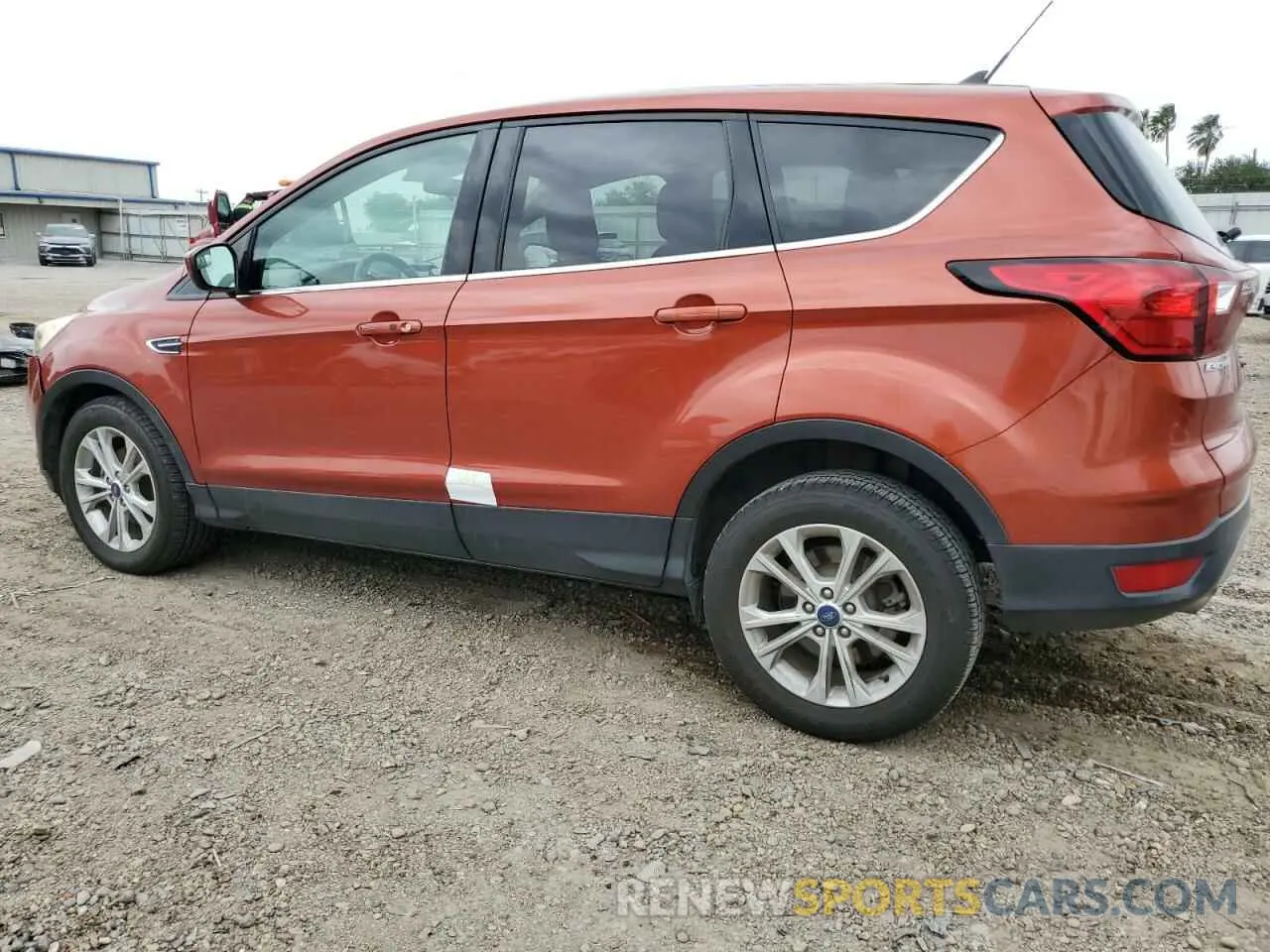 2 Photograph of a damaged car 1FMCU0GD9KUA04825 FORD ESCAPE 2019