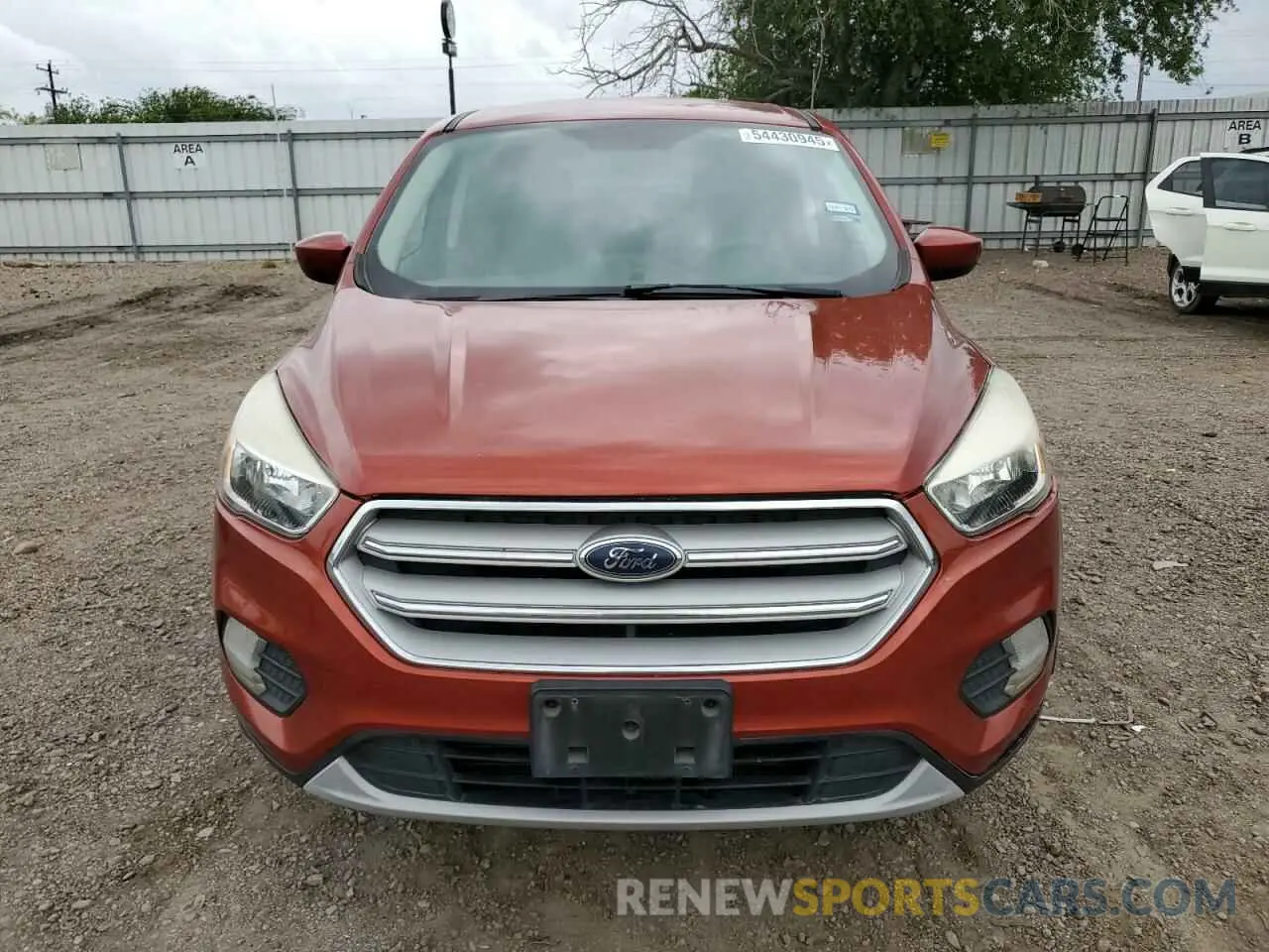 5 Photograph of a damaged car 1FMCU0GD9KUA04825 FORD ESCAPE 2019