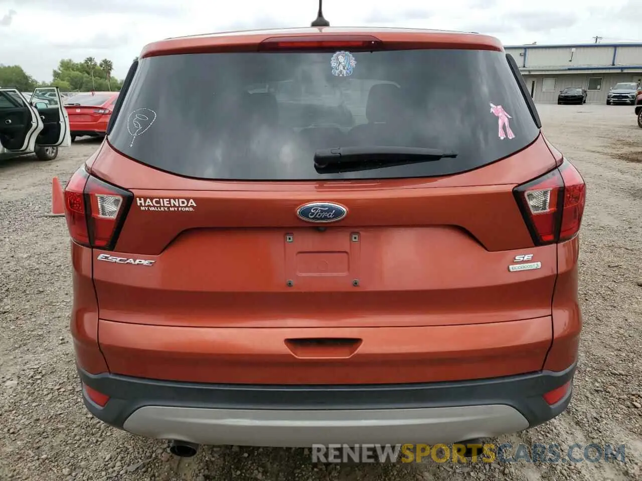 6 Photograph of a damaged car 1FMCU0GD9KUA04825 FORD ESCAPE 2019
