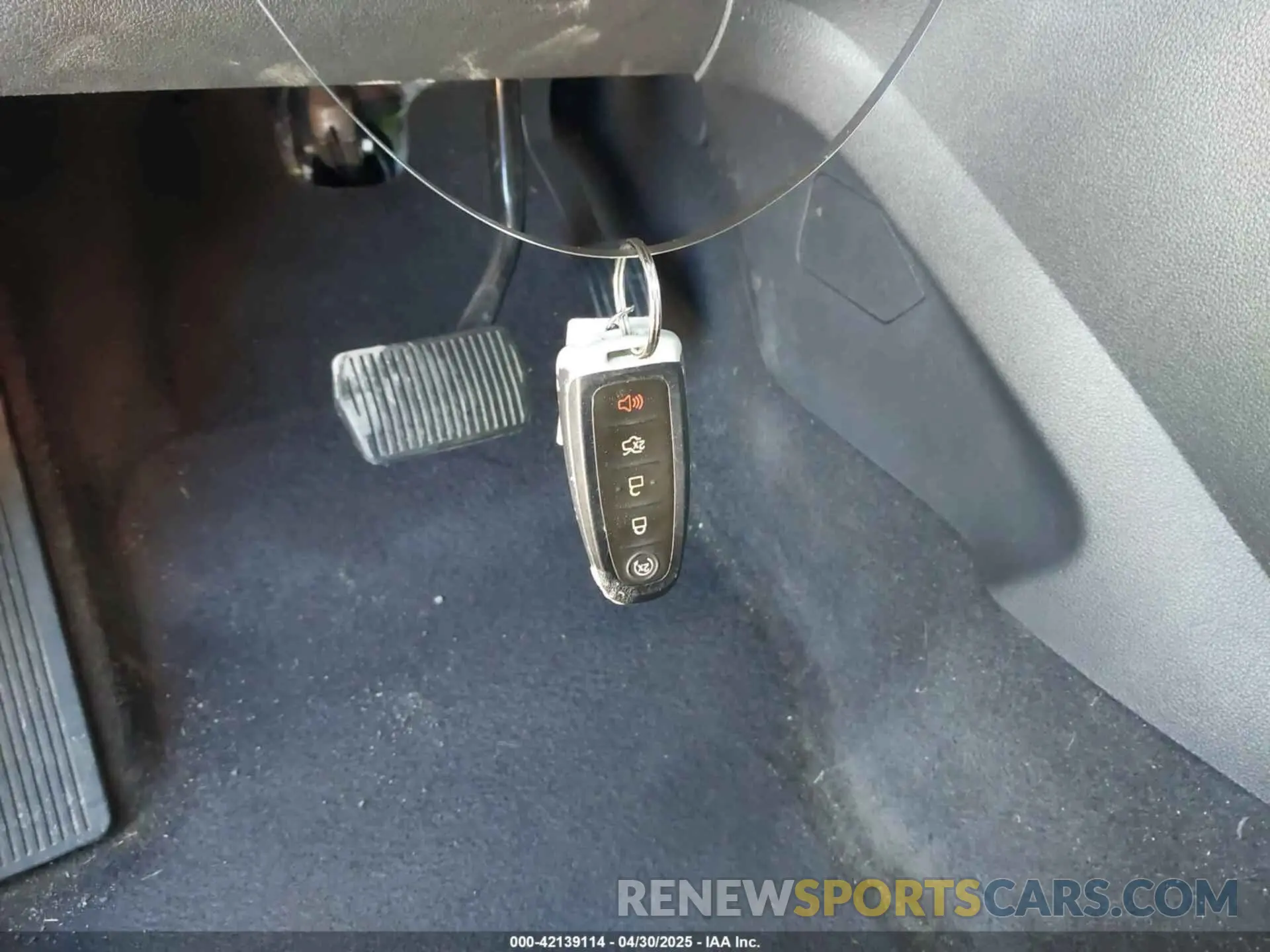 11 Photograph of a damaged car 1FMCU0GD9KUA16487 FORD ESCAPE 2019