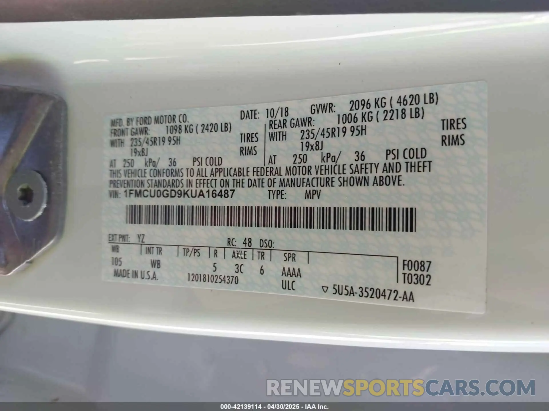 9 Photograph of a damaged car 1FMCU0GD9KUA16487 FORD ESCAPE 2019