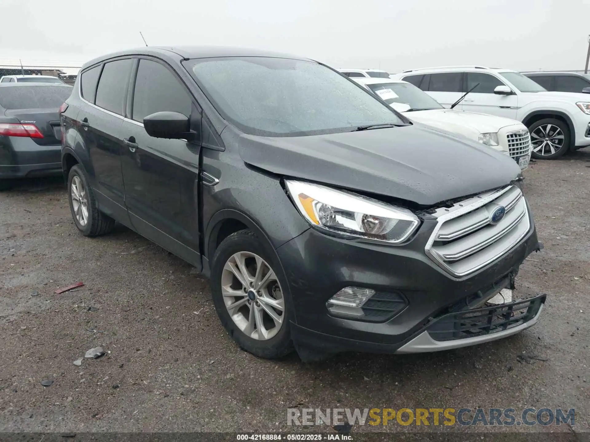1 Photograph of a damaged car 1FMCU0GD9KUA64443 FORD ESCAPE 2019
