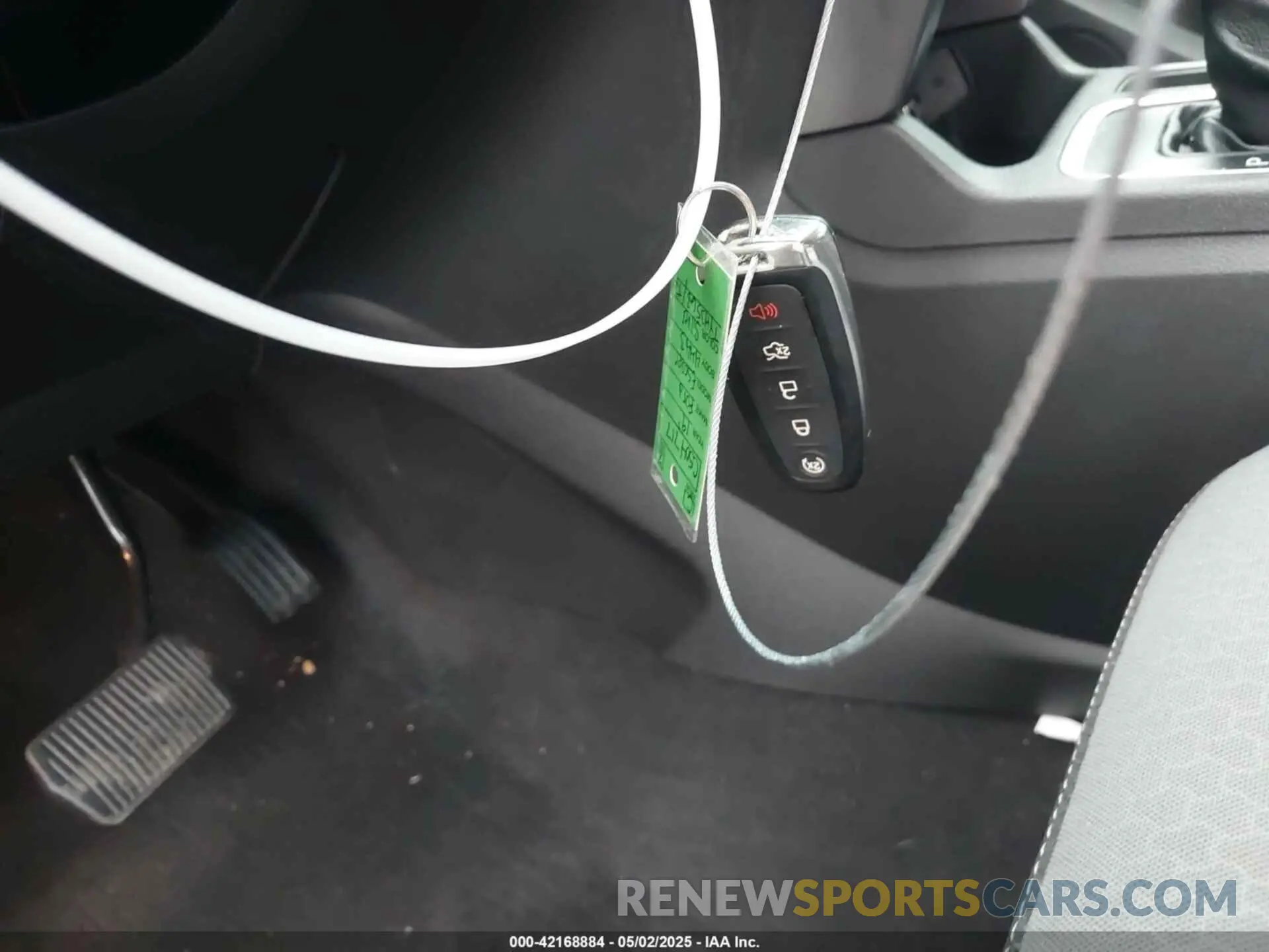 11 Photograph of a damaged car 1FMCU0GD9KUA64443 FORD ESCAPE 2019