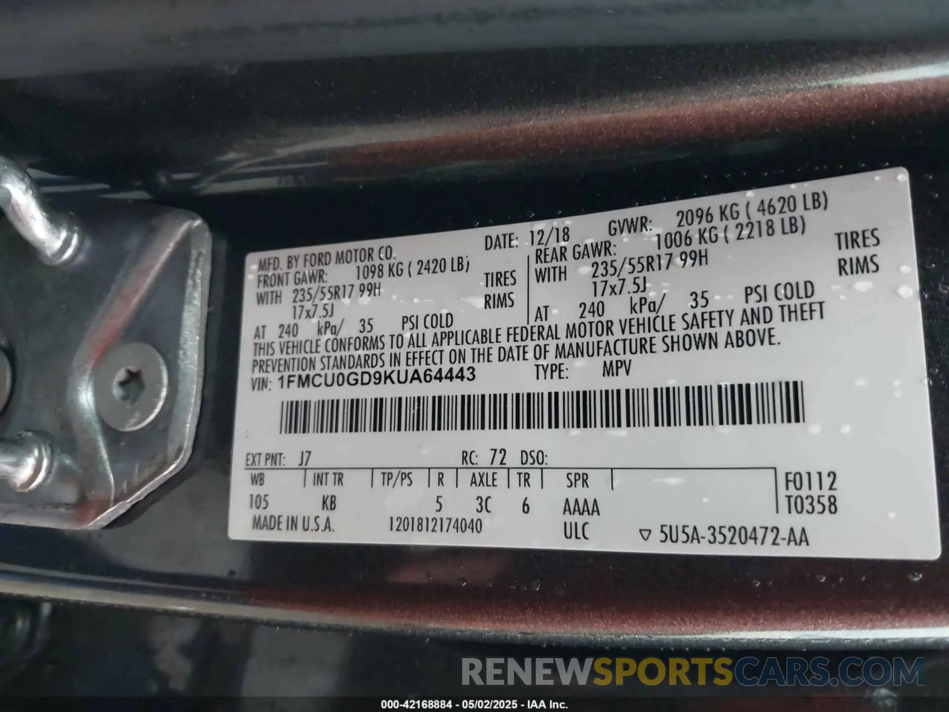 9 Photograph of a damaged car 1FMCU0GD9KUA64443 FORD ESCAPE 2019