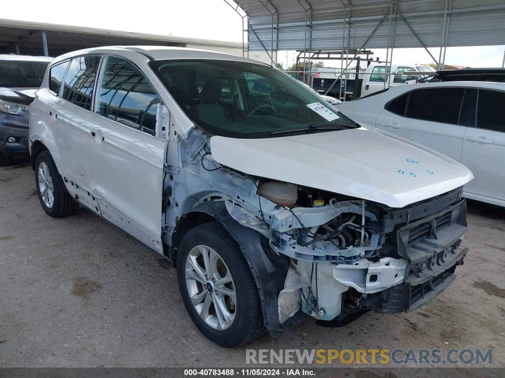 1 Photograph of a damaged car 1FMCU0GD9KUB00180 FORD ESCAPE 2019