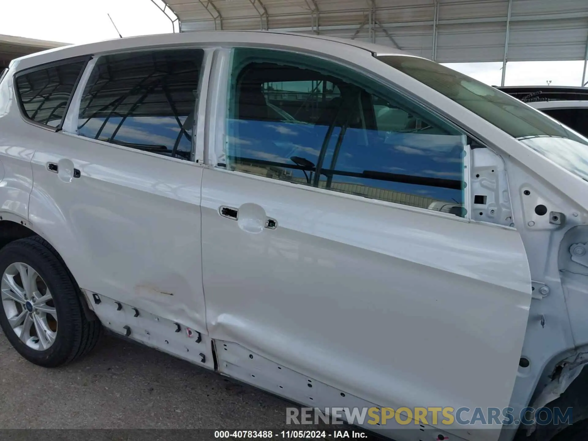 14 Photograph of a damaged car 1FMCU0GD9KUB00180 FORD ESCAPE 2019