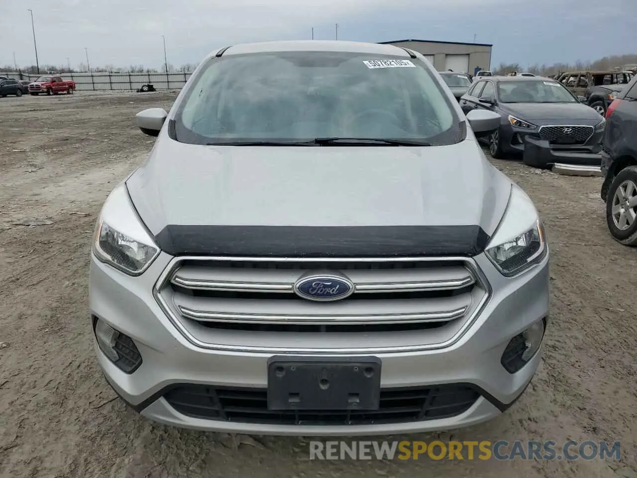 5 Photograph of a damaged car 1FMCU0GD9KUB01989 FORD ESCAPE 2019