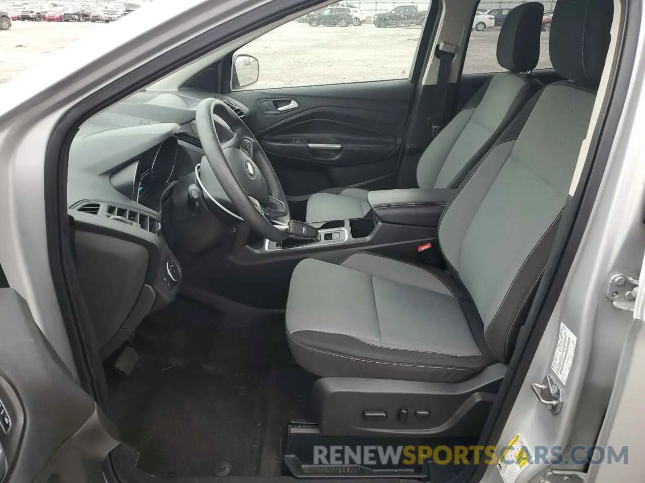 7 Photograph of a damaged car 1FMCU0GD9KUB01989 FORD ESCAPE 2019