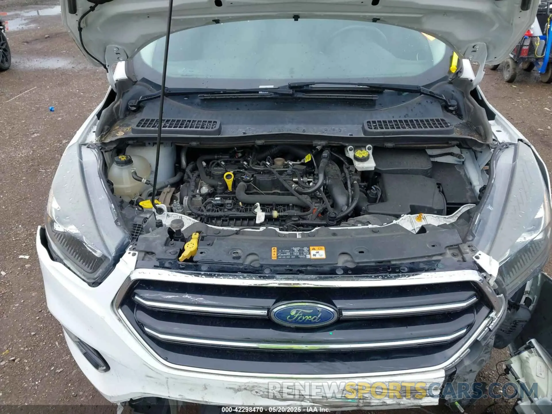 10 Photograph of a damaged car 1FMCU0GD9KUB14208 FORD ESCAPE 2019