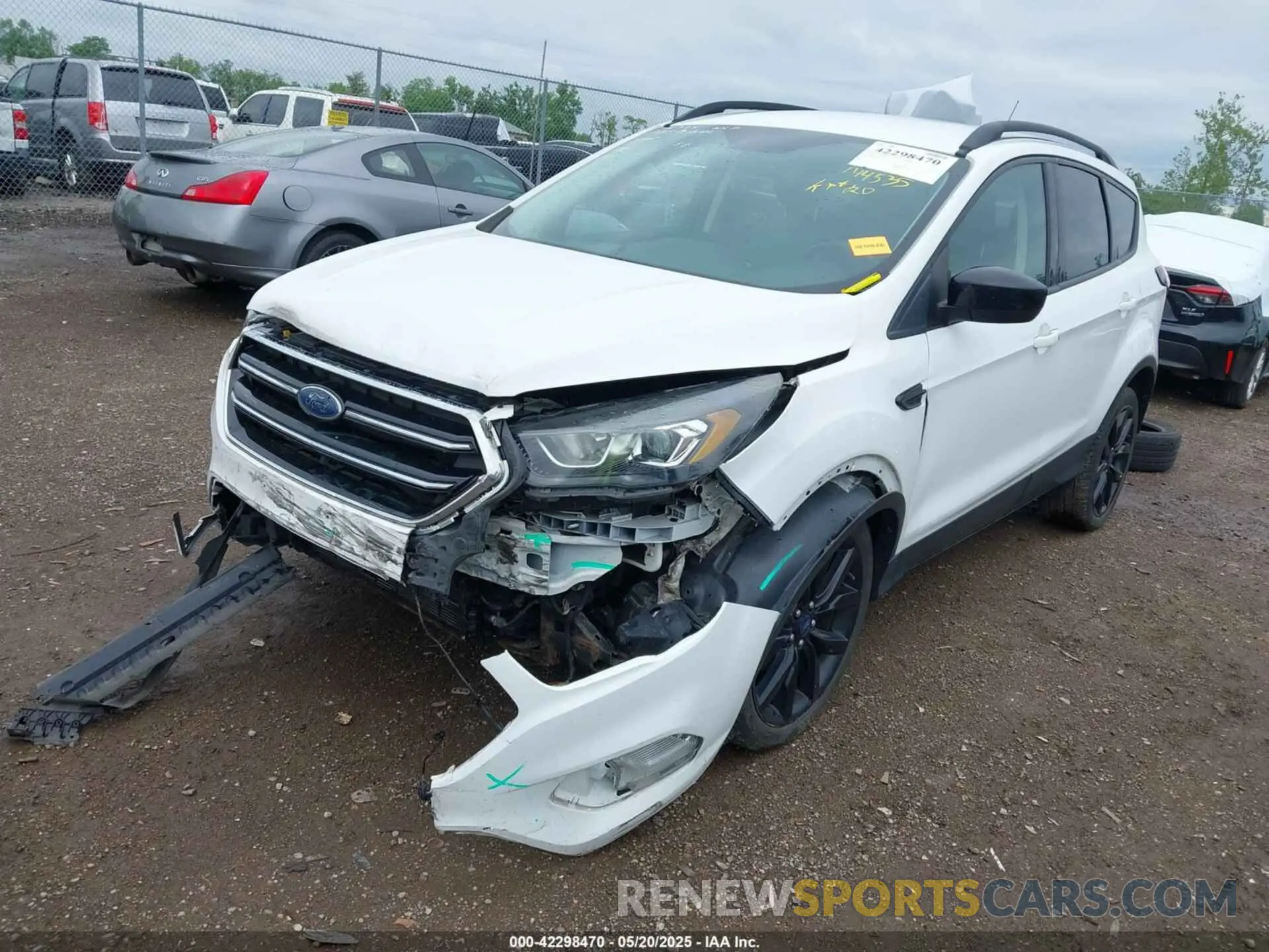 2 Photograph of a damaged car 1FMCU0GD9KUB14208 FORD ESCAPE 2019